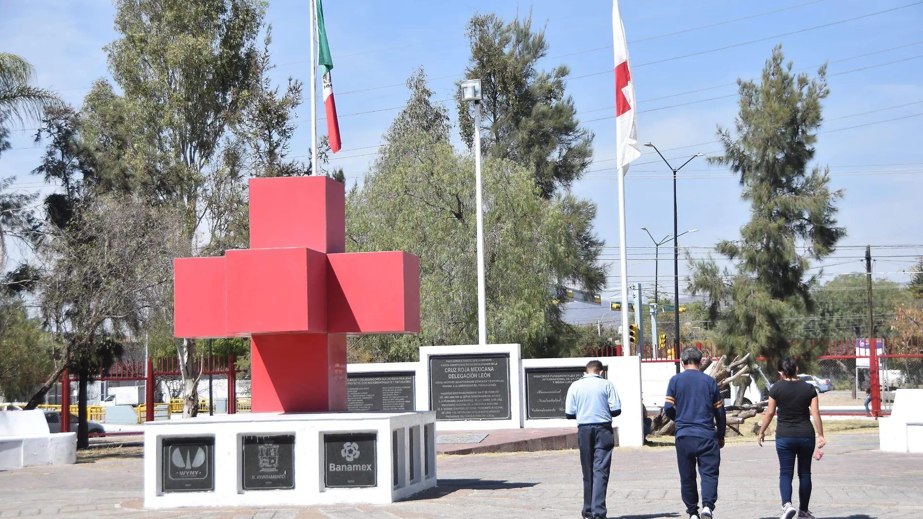 F CARMONA CRUZ ROJA VACUNA (1)